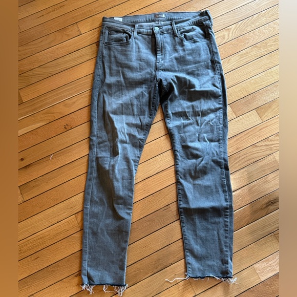 Mother Denim Looker Ankle Fray in color On the Moon; size 32 - Picture 4 of 6